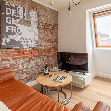 One Bed Top Floor, Brand New, Central Old Town هاستَنغ المظهر الخارجي الصورة