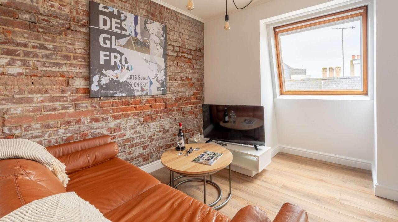 One Bed Top Floor, Brand New, Central Old Town هاستَنغ المظهر الخارجي الصورة